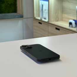 Apple iPhone 15 128 ГБ Черный