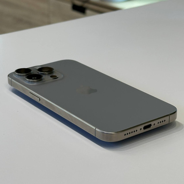 Apple iPhone 15 Pro Max 256 ГБ (eSIM + nano SIM) Натуральный титан — фото 3