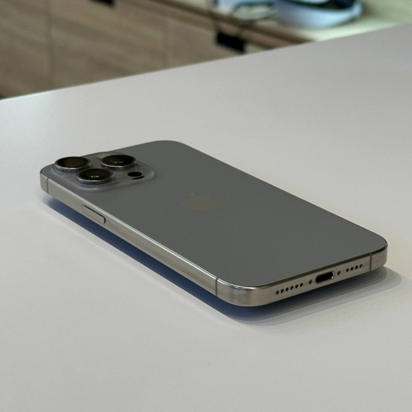 Apple iPhone 15 Pro Max 256 ГБ (eSIM + nano SIM) Натуральный титан