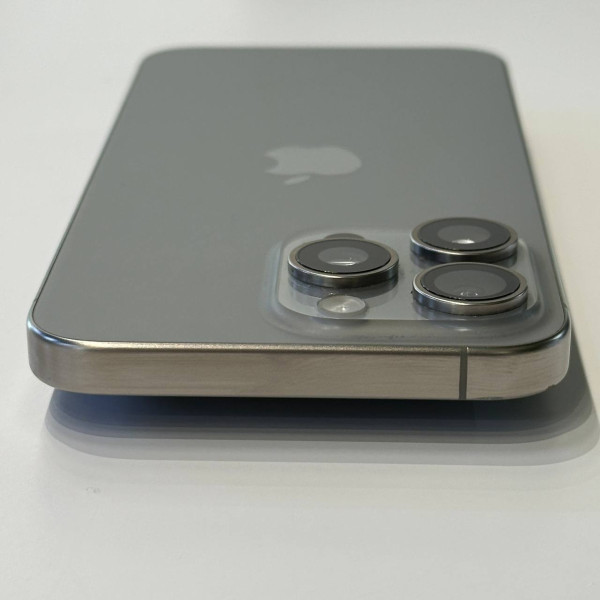 Apple iPhone 15 Pro Max 256 ГБ (eSIM + nano SIM) Натуральный титан — фото 3