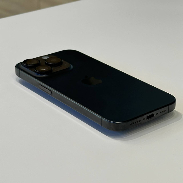 Apple iPhone 15 Pro 128 ГБ (eSIM + nano SIM) Титановый черный — фото 3