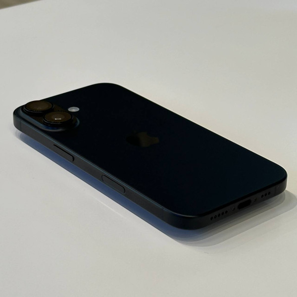 Apple iPhone 16 128 ГБ (eSIM + nano SIM) Черный — фото 3