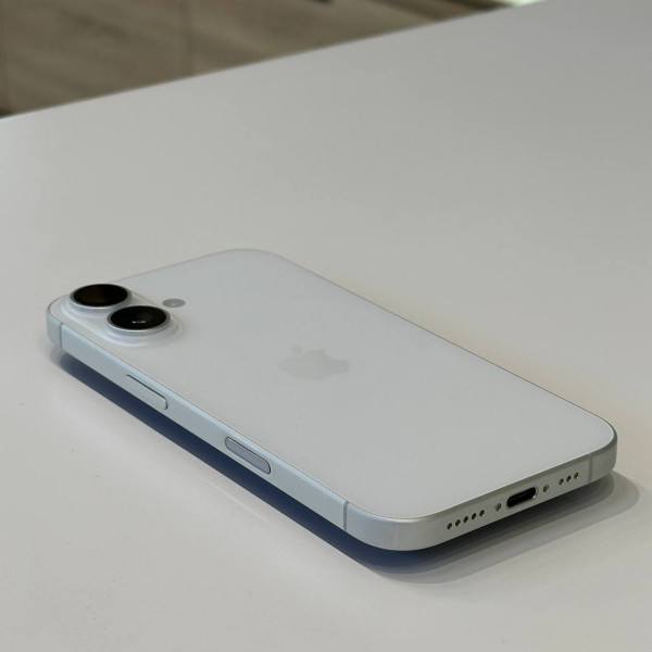 Apple iPhone 16 128 ГБ (eSIM + nano SIM) Белый — фото 3