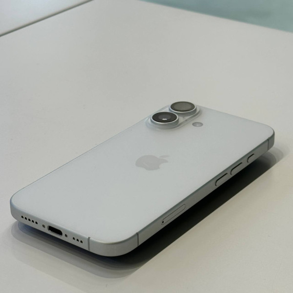 Apple iPhone 16 128 ГБ (eSIM + nano SIM) Белый — фото 2