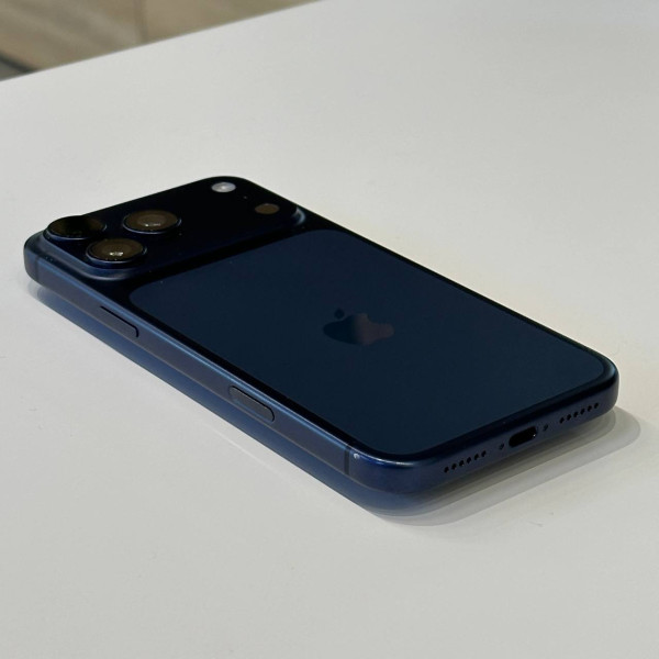 Apple iPhone 17 Pro Max 256 ГБ (eSIM + nano SIM) «Темно-синий» — фото 3