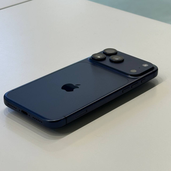 Apple iPhone 17 Pro Max 256 ГБ (eSIM + nano SIM) «Темно-синий» — фото 2