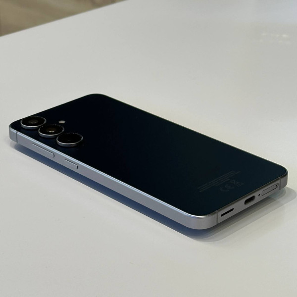 Samsung Galaxy S25 FE 256 ГБ Черный — фото 3