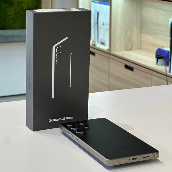 Samsung Galaxy S25 Ultra 12/256 Гб Титановый черный
