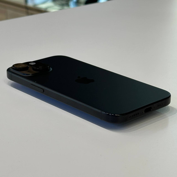 Apple iPhone 15 128 ГБ Черный — фото 3