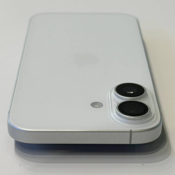 Apple iPhone 16 128 ГБ (eSIM + nano SIM) Белый — фото 4